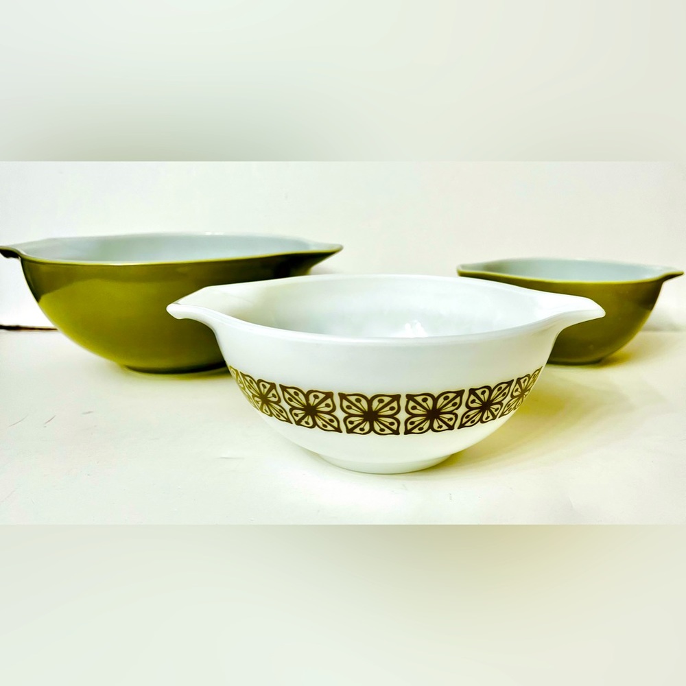 Vintage Pyrex Verde Green Square Flowers Cinderella Mixing Bowls, Set of 3